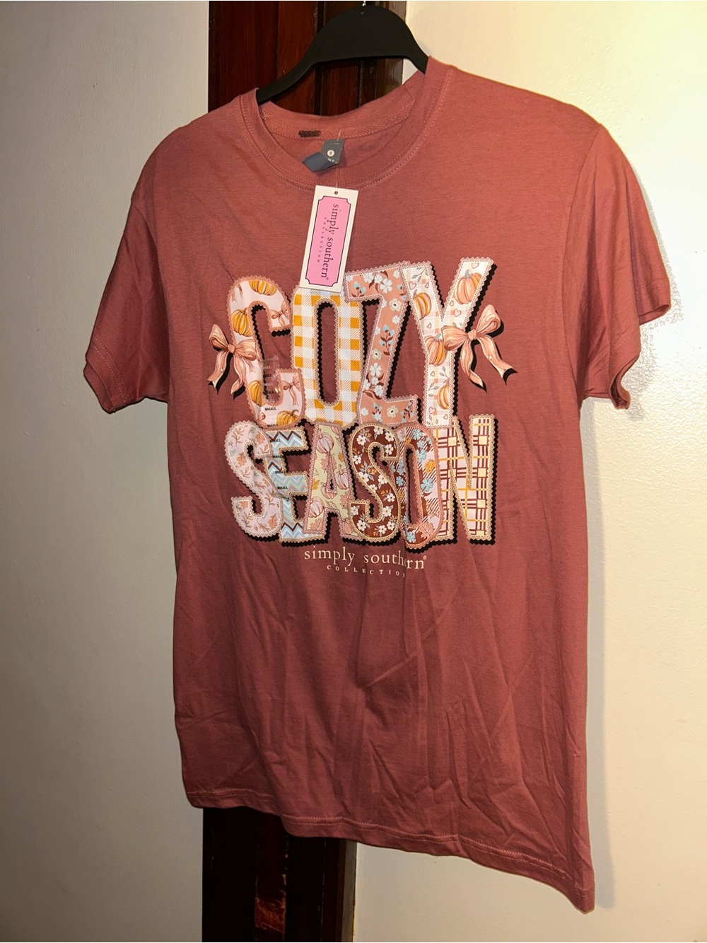 Simply Southern Women’s Cozy Clay 'Cozy Season' Graphic Tee